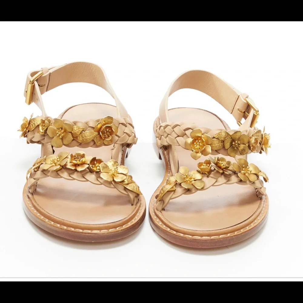 VALENTINO SANDALS
Beautiful sandals for many summer occasions for day or night - Picture 2 of 12